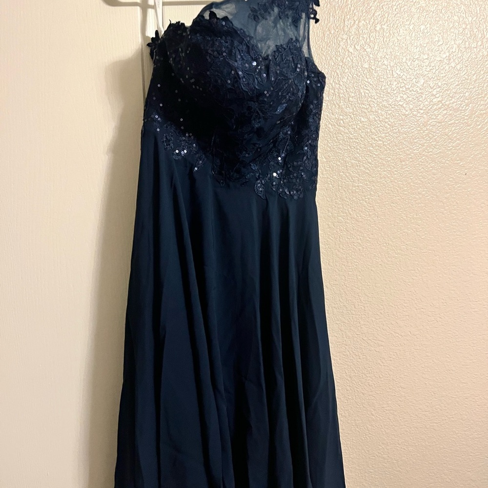 Elegant Navy One-Shoulder Gown